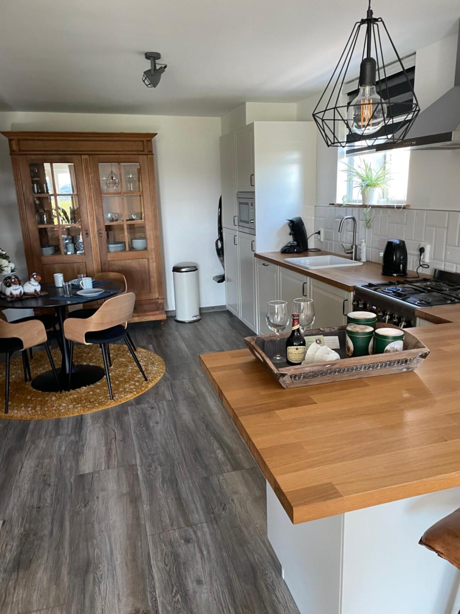 Vakantiewoning Le Garaazje 'S-Gravendeel ภายนอก รูปภาพ